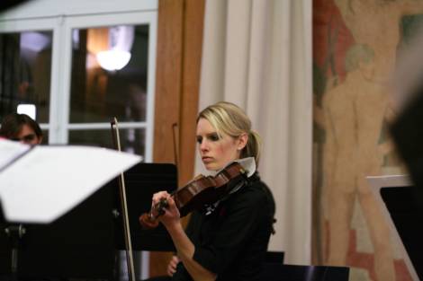 photo of violinist